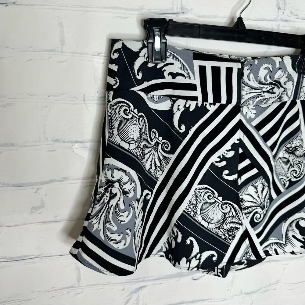 ‎Express size 10 skort
